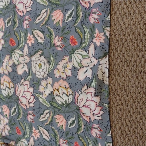 LOFT Floral Blouse - Picture 6 of 9